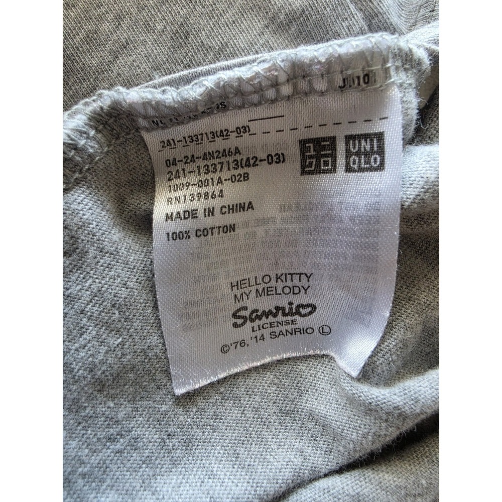 Uniqlo Sanrio Sparkle Graphic Tee - Hello Kitty & My Melody Hugging - Gray - S - Picture 5 of 6